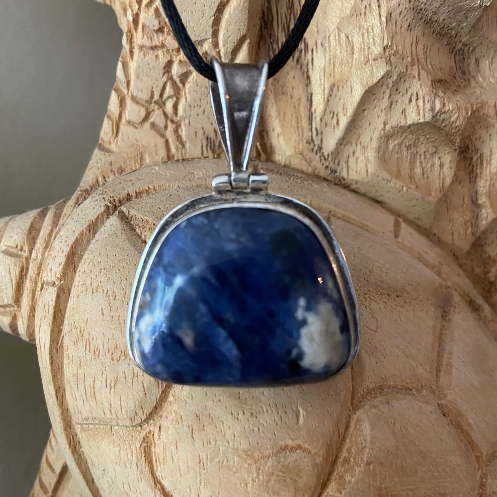 Sodalite pendant necklace
